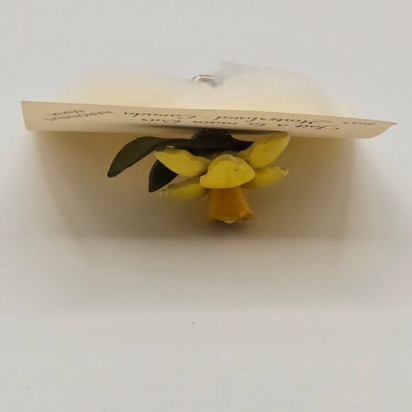 Handcrafted Hinterland Leather Flower Brooch Yellow Daffodil Pearl Canada w/ Box - Picture 3 of 8